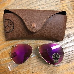 Aviator ray bans, pink